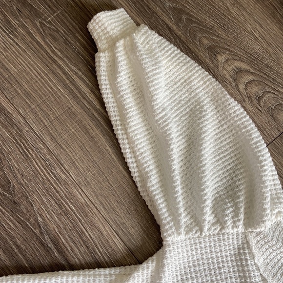 Brand new white top - Picture 2 of 5